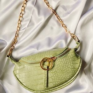 Crossbody purse